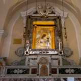 ...e una copia dell�icona della Madonna di Costantinopoli...